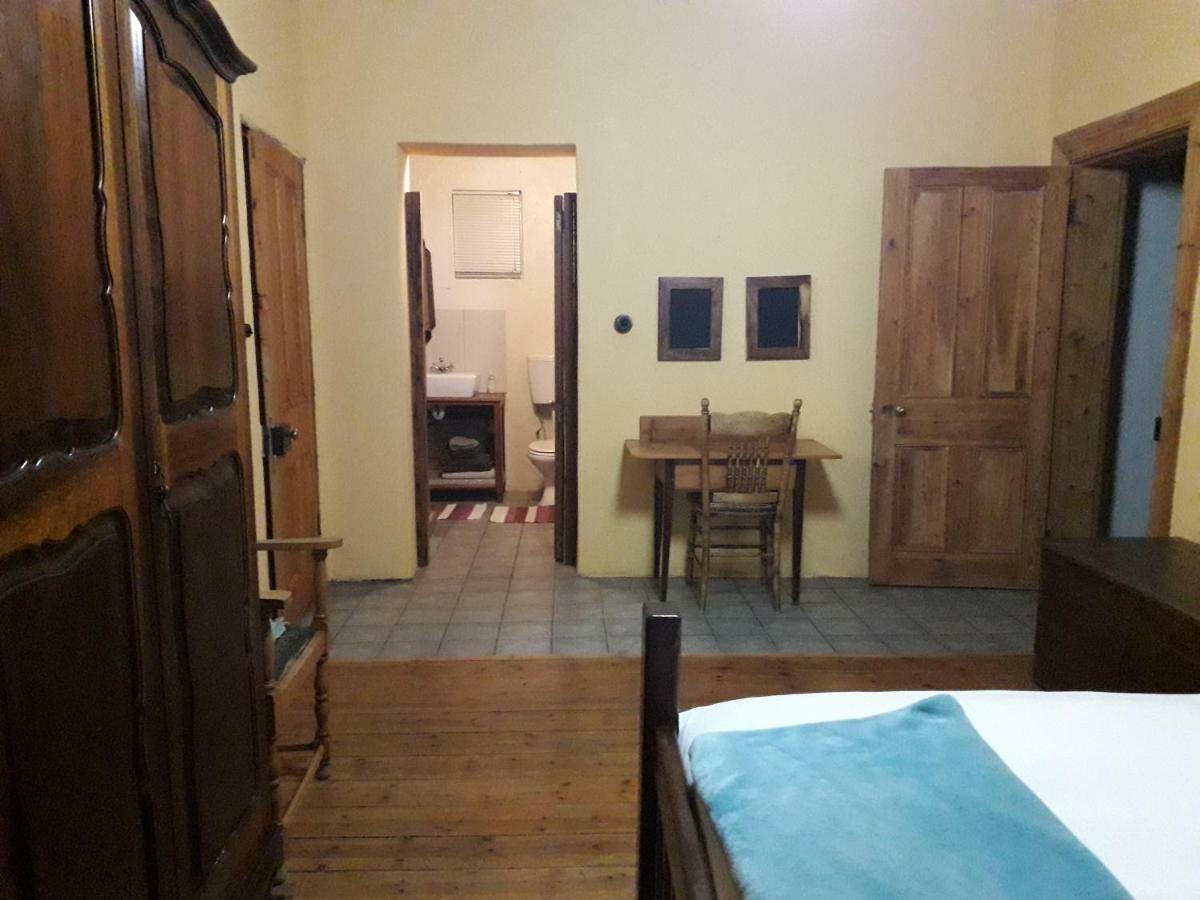 Calvinia Guesthouse Екстериор снимка