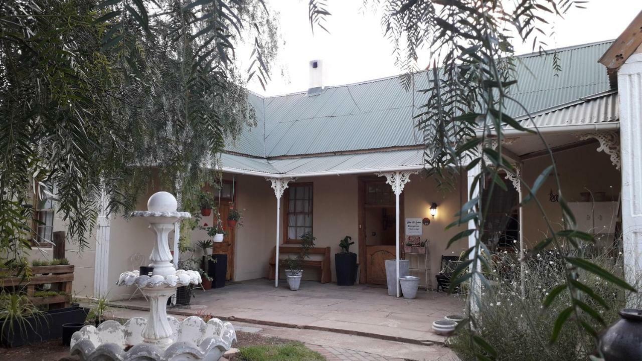 Calvinia Guesthouse Екстериор снимка