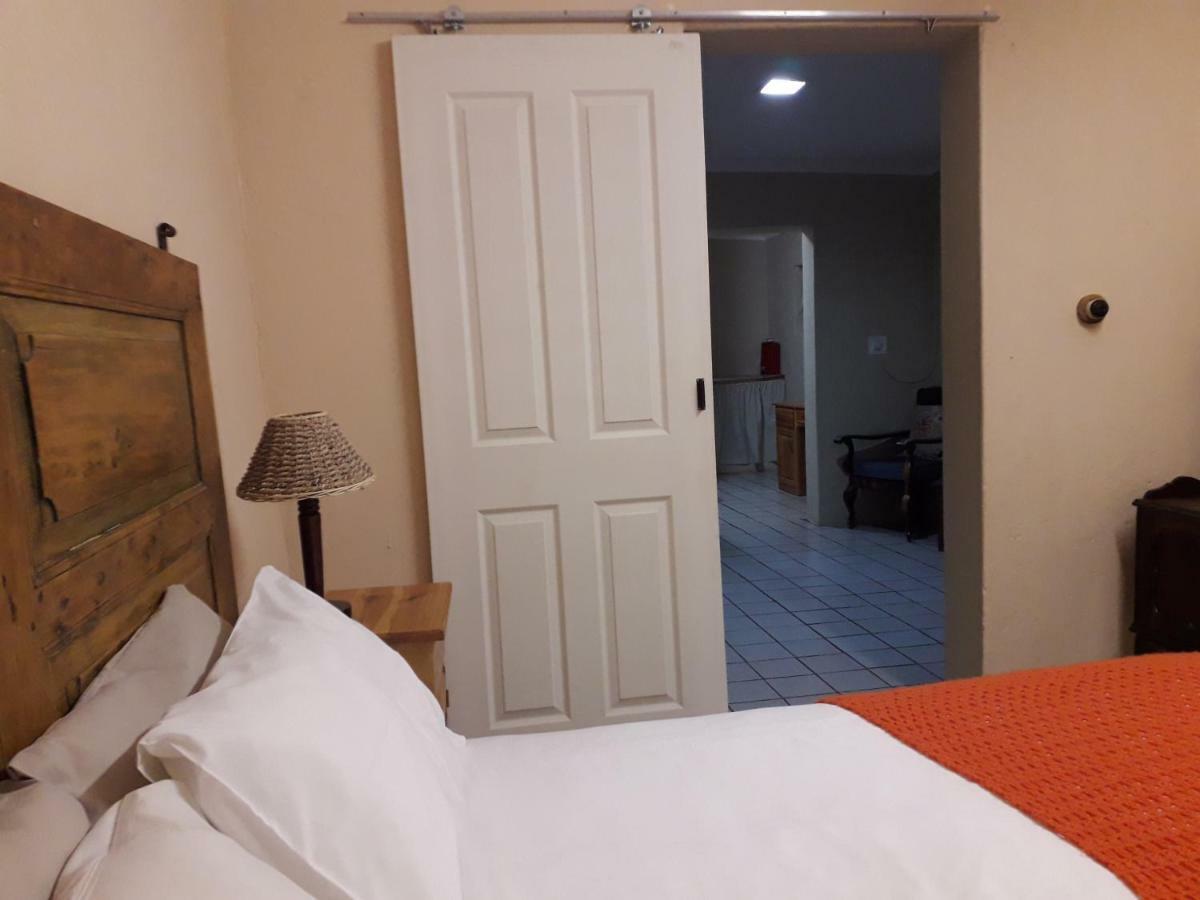 Calvinia Guesthouse Екстериор снимка